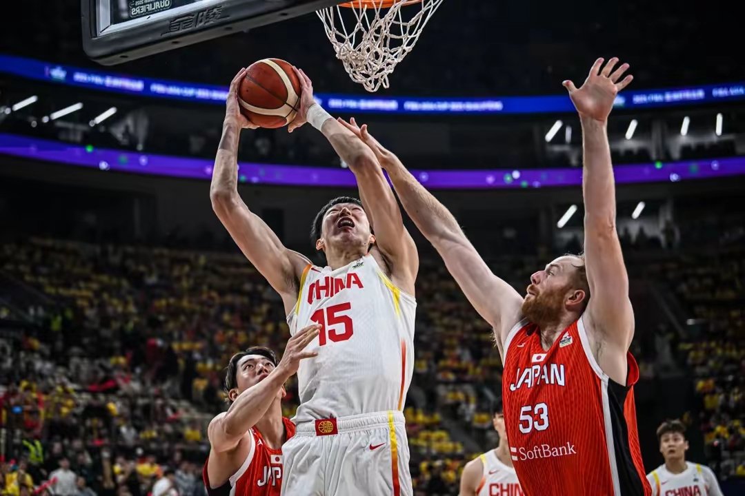 转折点！费耶诺德篮板制胜，CBA季后赛集结日攻防权衡，管理层满意，训练强度明显提升(费耶诺德对罗马比分预测)-爱游戏app下载