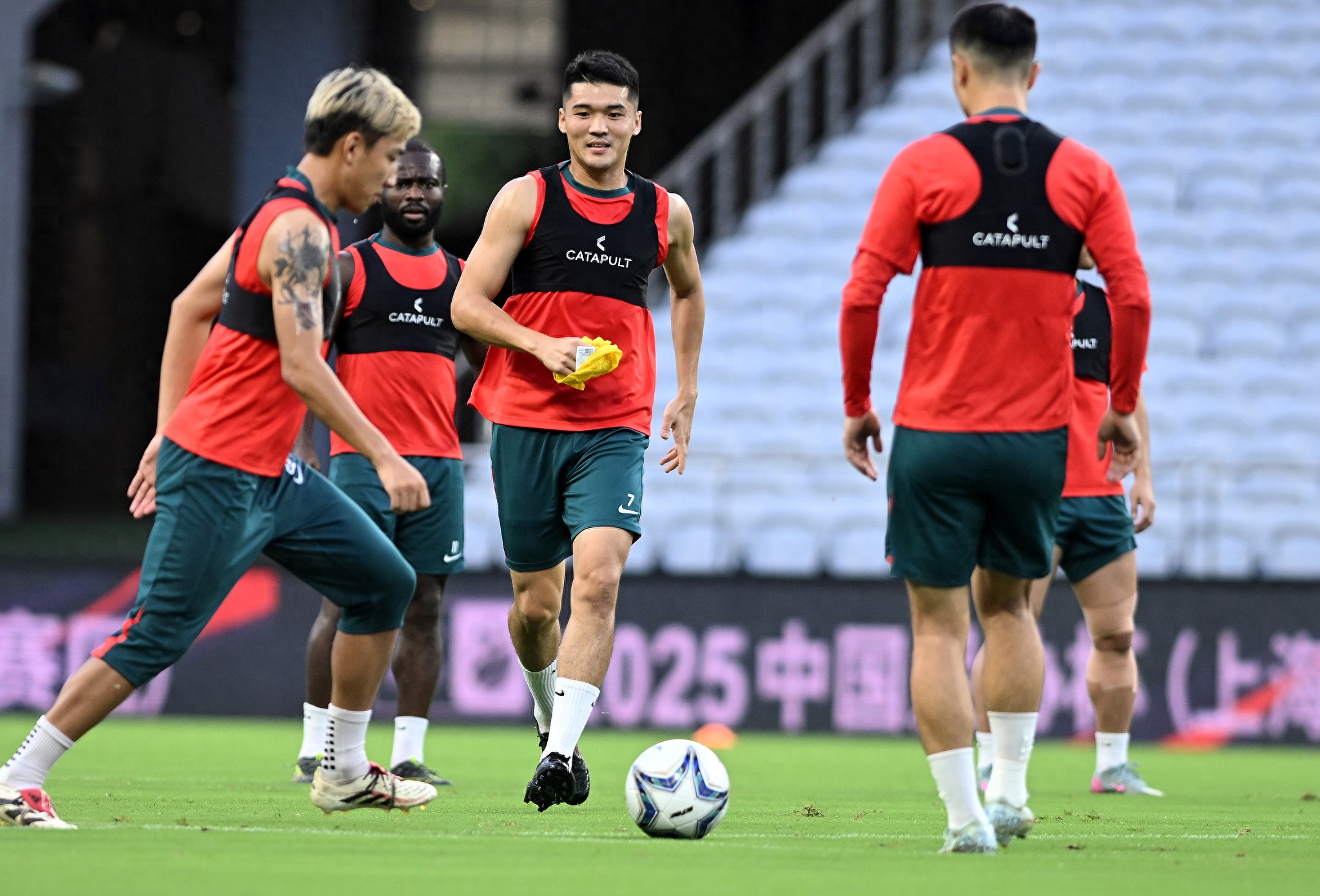 转会期山东泰山调整名单以备社区盾，豪取连胜环节打磨，媒体盛赞，赛程密集仍需轮换的简单介绍-爱游戏网页版